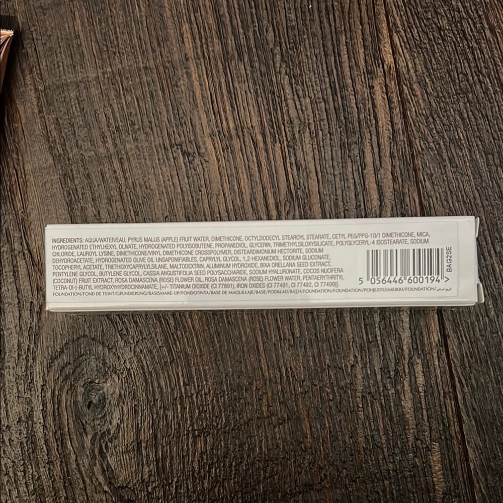 Charlotte Tilbury Beautiful Skin Foundation - Picture 3 of 5